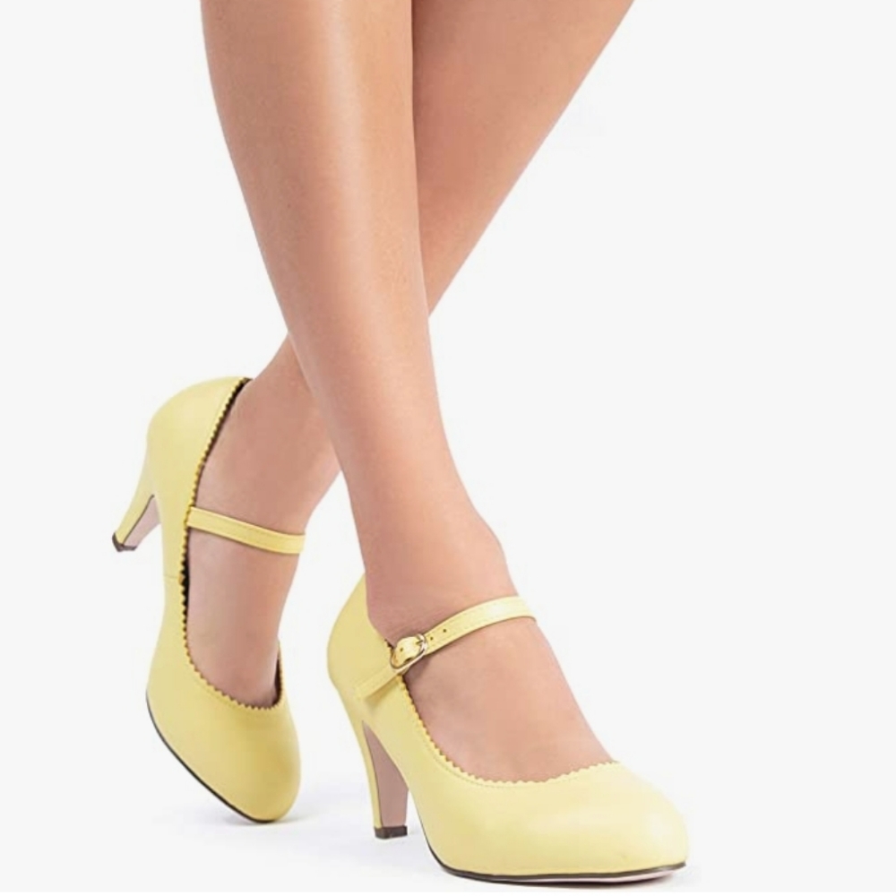 J adams honey heels, round toe scalloped edge, size 9. New no tag